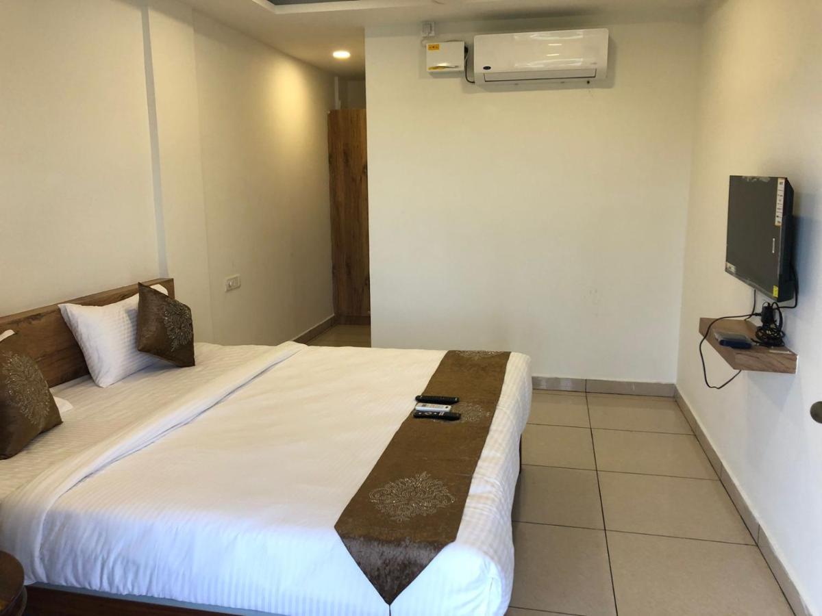 Bayappanhalli Hotel Amulya Regency מראה חיצוני תמונה