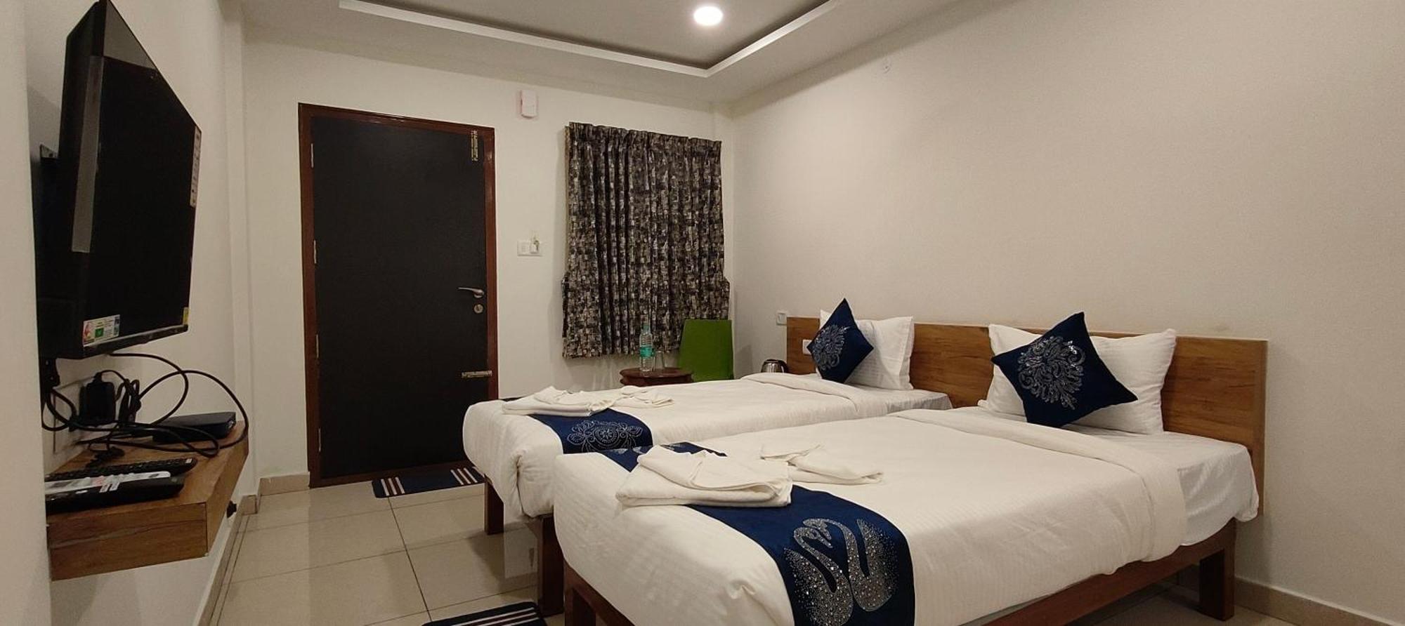 Bayappanhalli Hotel Amulya Regency מראה חיצוני תמונה