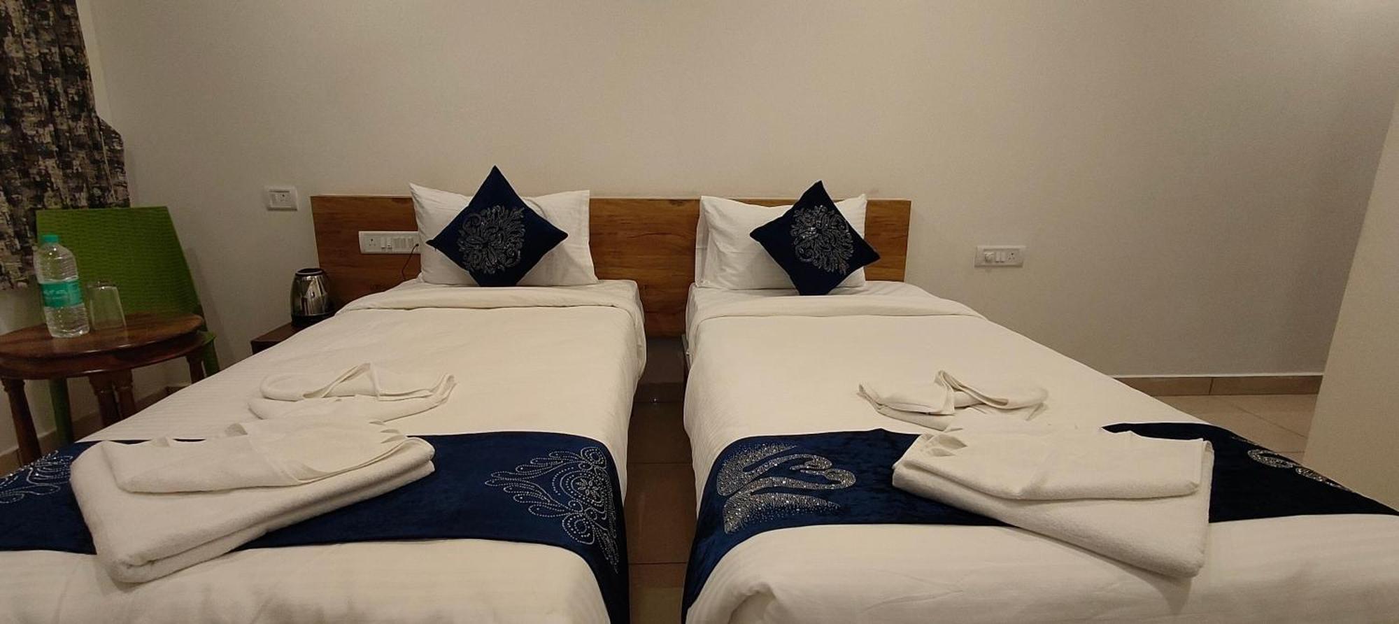 Bayappanhalli Hotel Amulya Regency מראה חיצוני תמונה